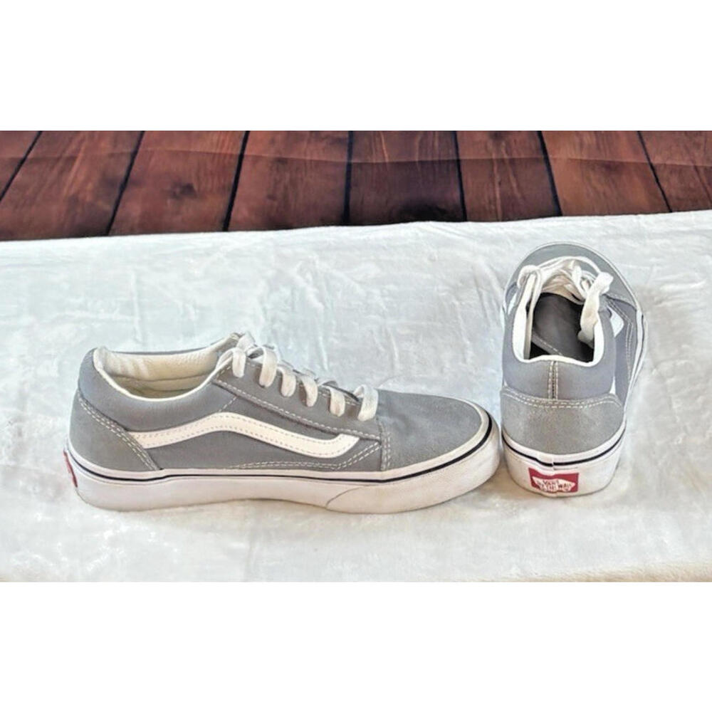 Vans Old Skool Sneaker in Grey Suede US 5 Junior/Men 6.5 Women